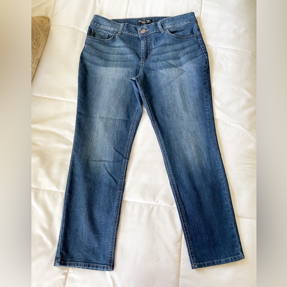 Cropped Jeans - Picture 2 of 9